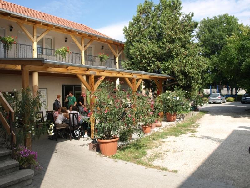 Harsfavirag Vendeghaz Bed & Breakfast Papa Exterior photo