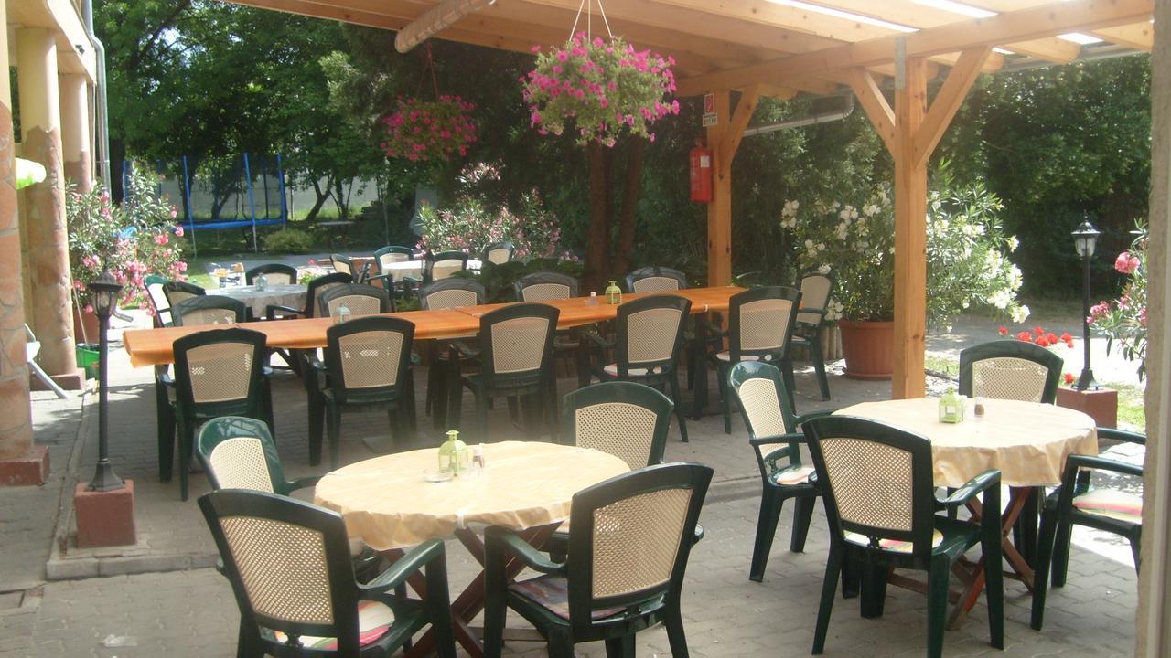 Harsfavirag Vendeghaz Bed & Breakfast Papa Exterior photo