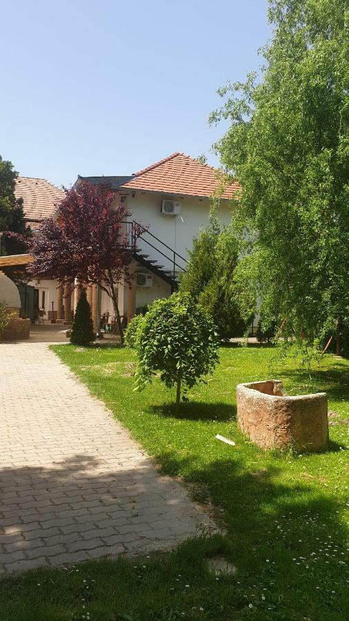 Harsfavirag Vendeghaz Bed & Breakfast Papa Exterior photo